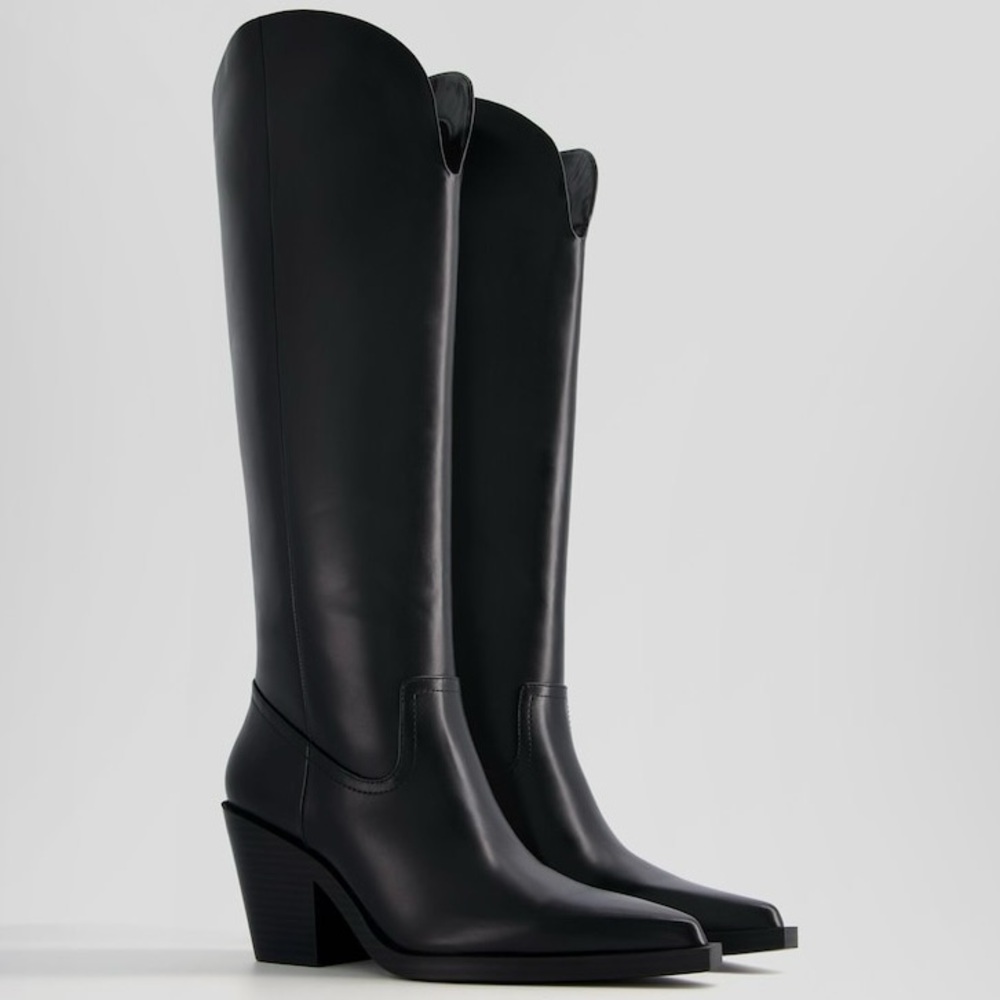 Bershka heeled cowboy boots ✨